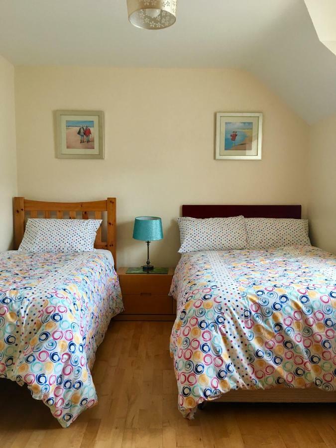 Fuchsia House Villa Knights Town Bagian luar foto